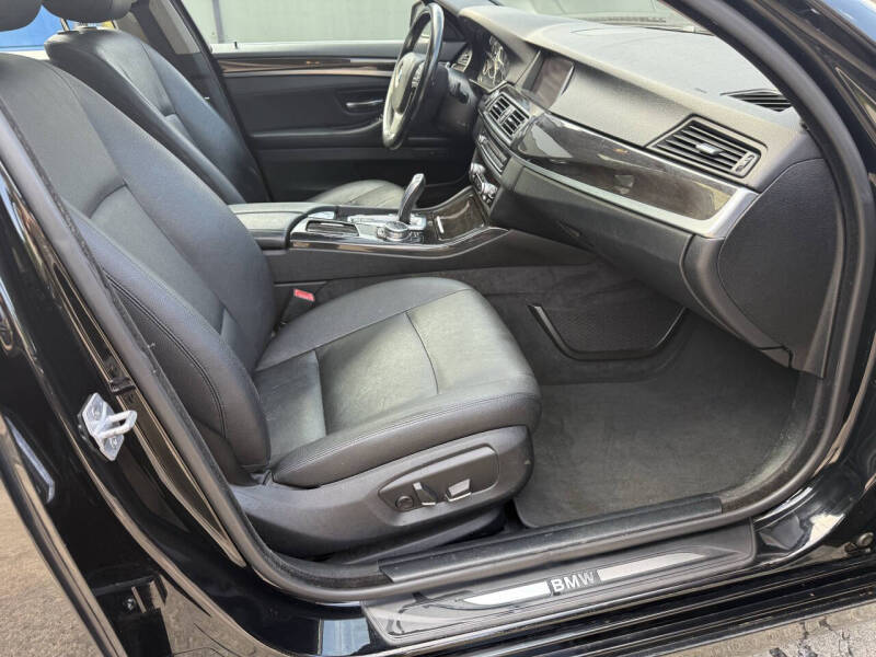 2015 BMW 5 Series 528i