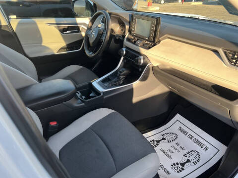 2020 Toyota RAV4 XLE