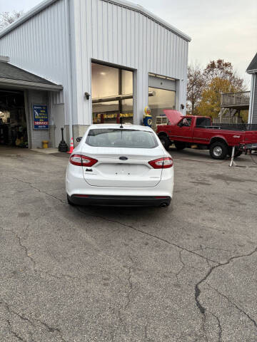 2015 Ford Fusion Hybrid S