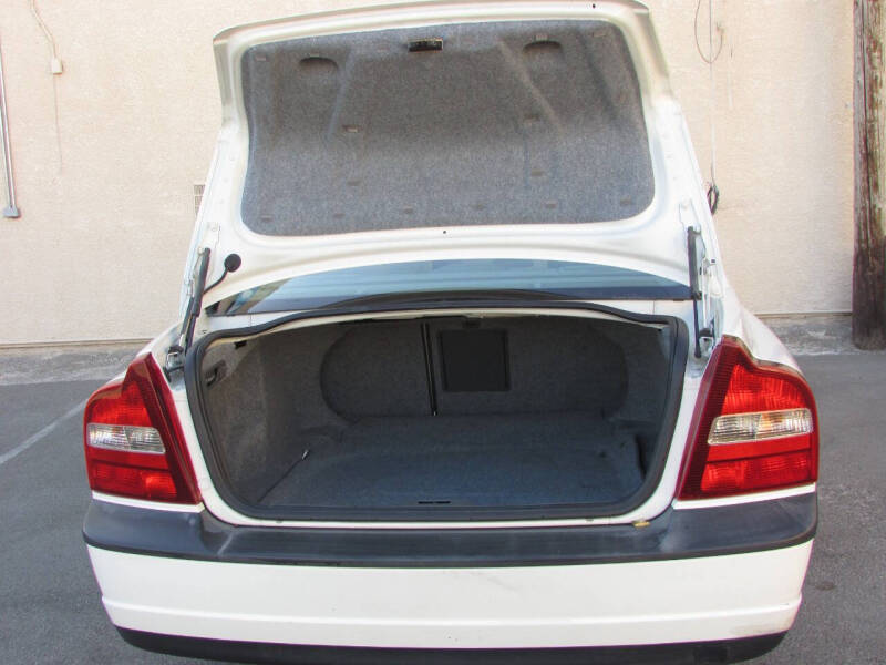 1999 Volvo S80 Base photo 30