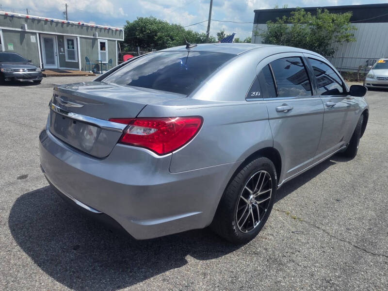 2014 Chrysler 200 LX