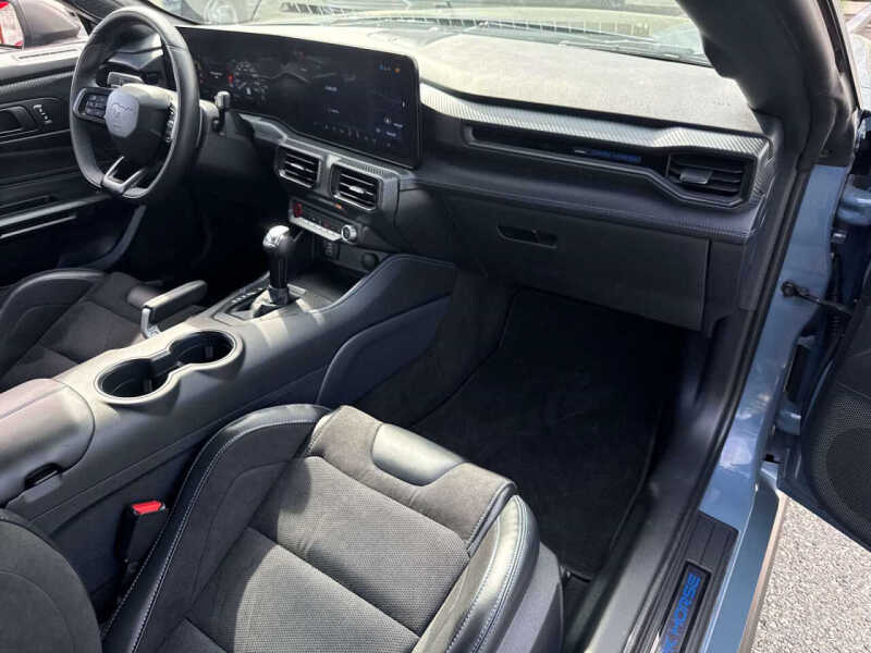 2025 Ford Mustang Dark Horse