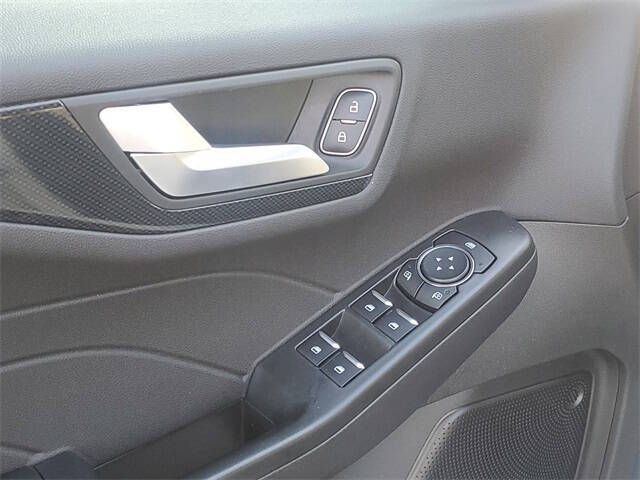 2024 Ford Escape Hybrid ST-Line Select