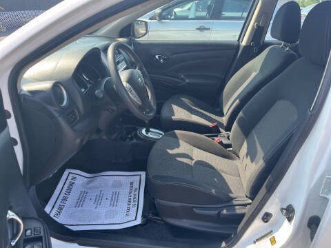 2019 Nissan Versa SV