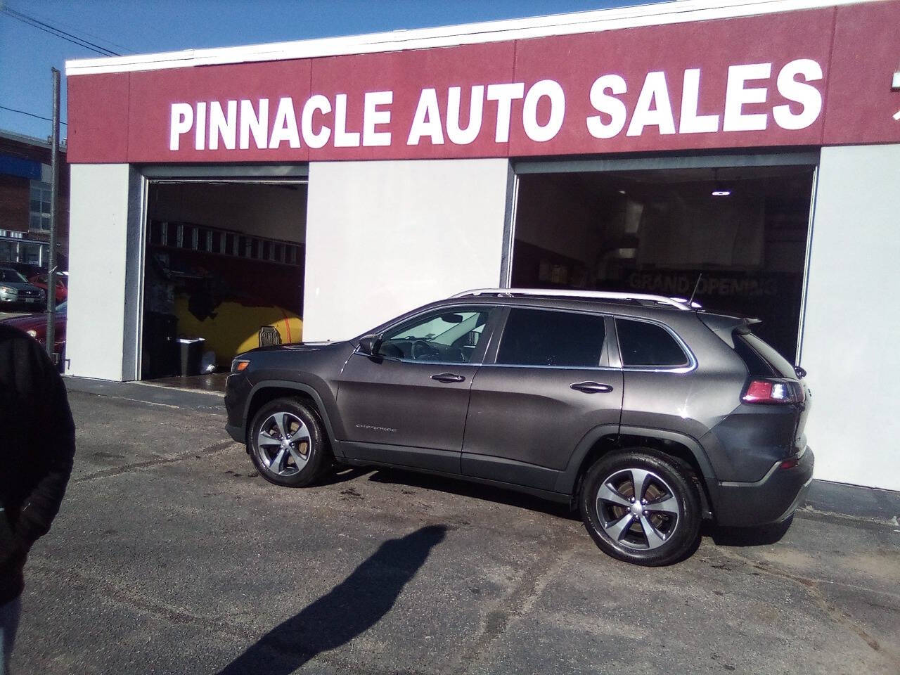 2019 Jeep Cherokee for sale at Pinnacle Auto Sales in New Bedford, MA