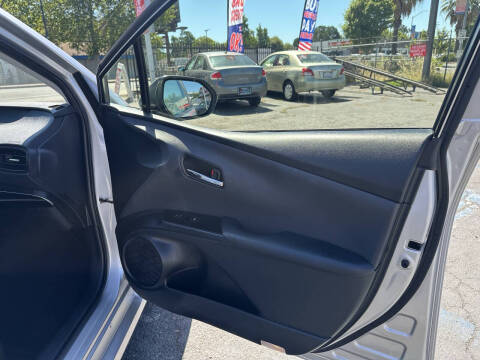 2016 Toyota Prius Two
