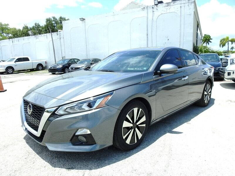 2019 NISSAN Altima Sedan - $17,900