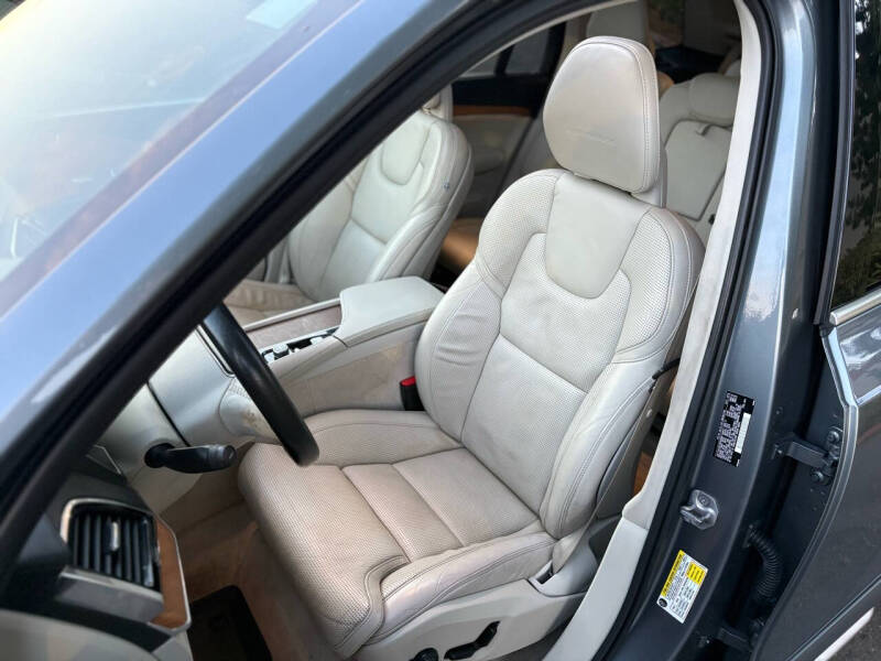 2016 Volvo XC90 T6 Inscription