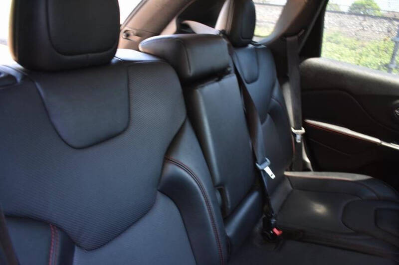 2022 Jeep Cherokee Trailhawk