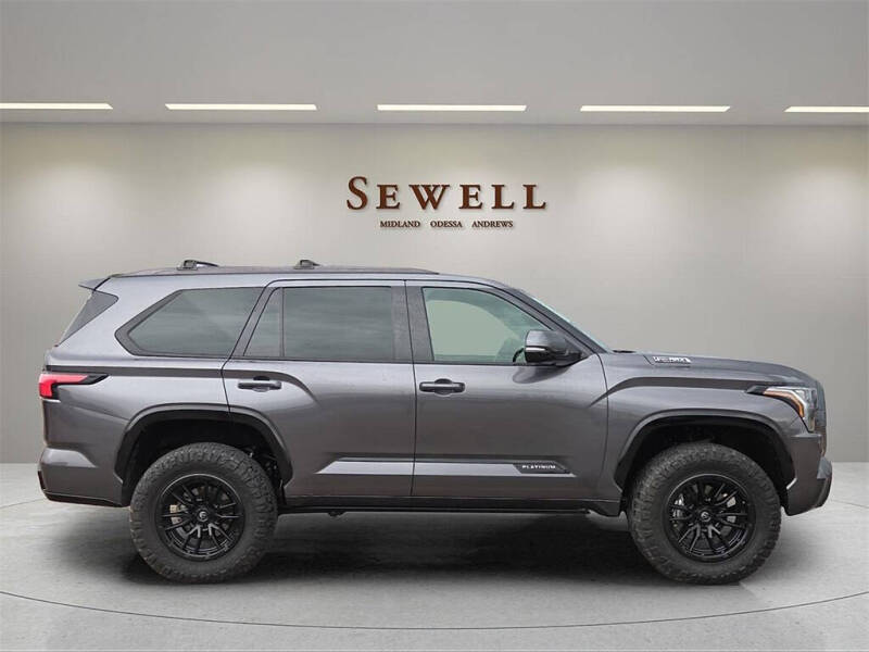 2023 Toyota Sequoia SR5