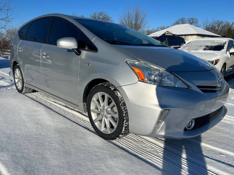 2012 Toyota Prius v Five