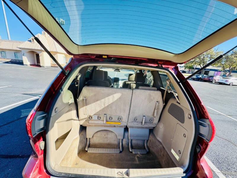 2010 Toyota Sienna LE 7-Passenger