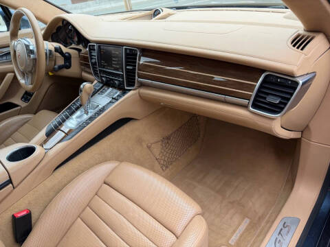 2015 Porsche Panamera GTS