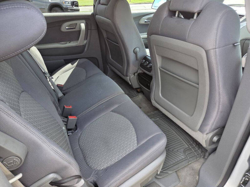 2012 Chevrolet Traverse LS - Photo 15