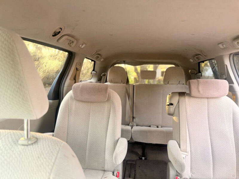 2014 Toyota Sienna LE Mobility 7-Passenger