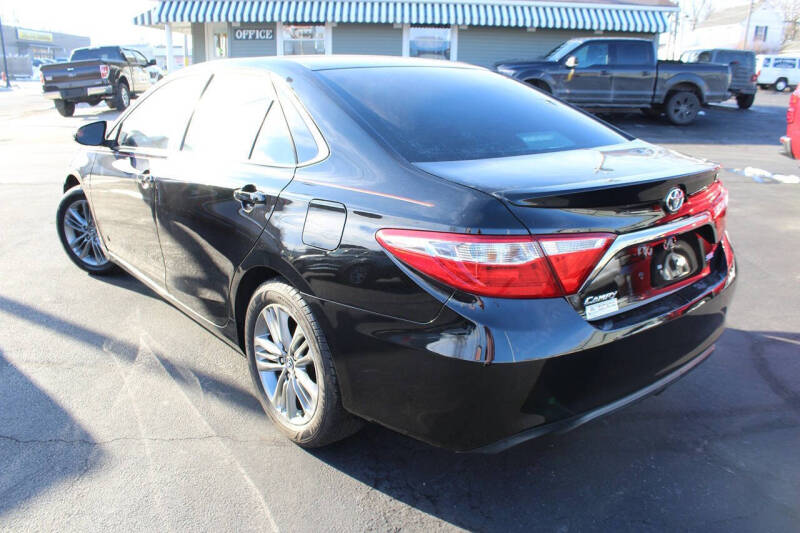 2016 Toyota Camry SE