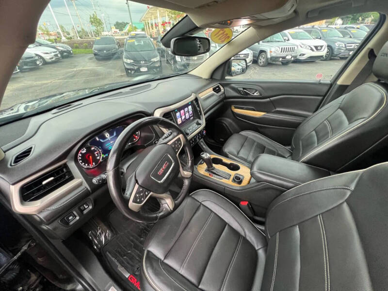 2017 GMC Acadia Denali