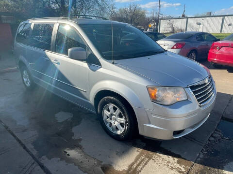 2010 Chrysler Town and Country for sale at Cash Car Outlet in Mckinney TX