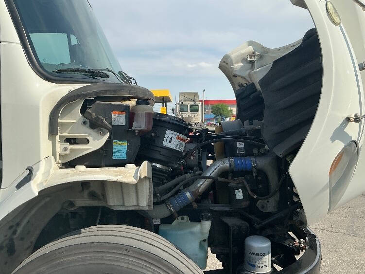 2017 Freightliner M2 106