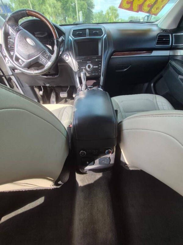 2017 Ford Explorer Platinum