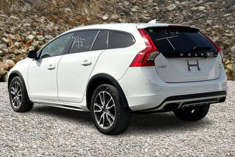 2015 Volvo V60 Cross Country T5
