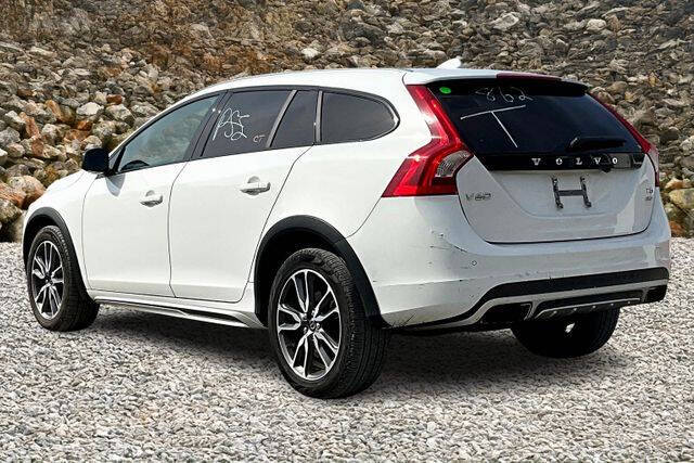 2015 Volvo V60 Cross Country T5