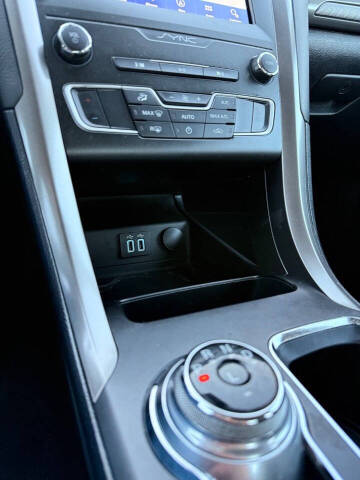 2020 Ford Fusion Hybrid SE