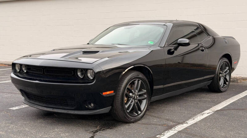 2019 Dodge Challenger SXT's photo