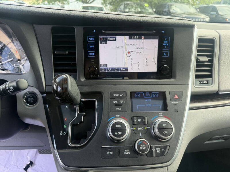 2016 Toyota Sienna
