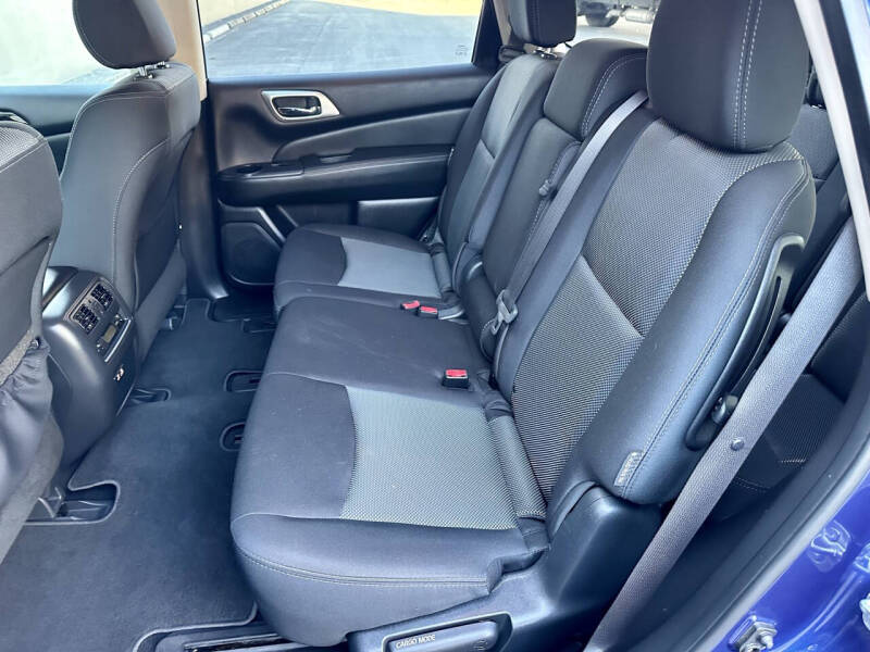 2019 Nissan Pathfinder SV