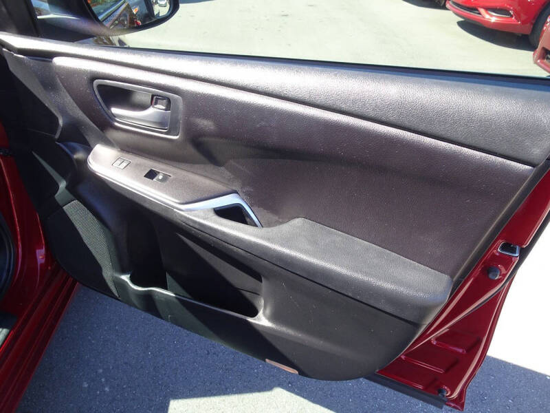 2017 Toyota Camry LE