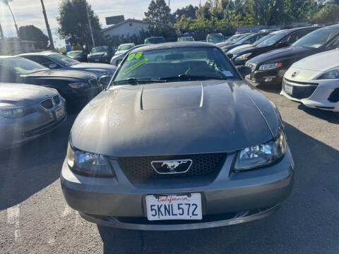 2004 Ford Mustang