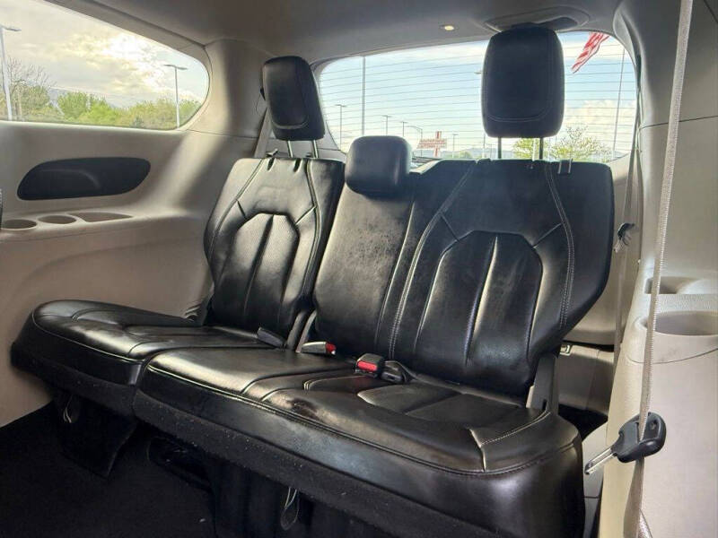 2023 Chrysler Pacifica Touring L
