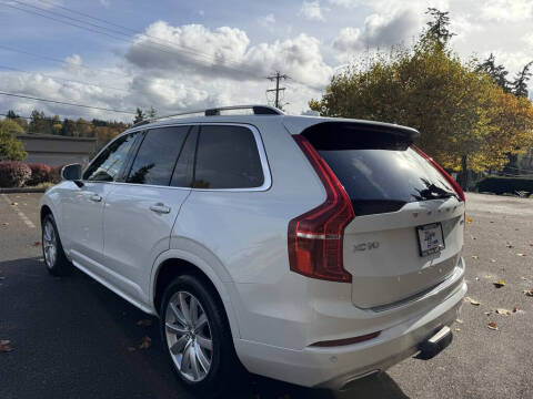 2016 Volvo XC90 T6 Momentum