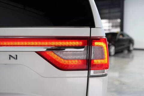 2017 Lincoln Navigator Select