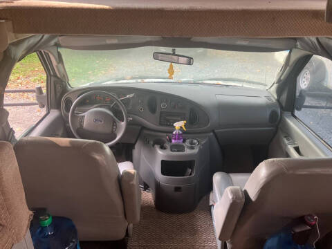 2004 Ford E-Series E-450 SD