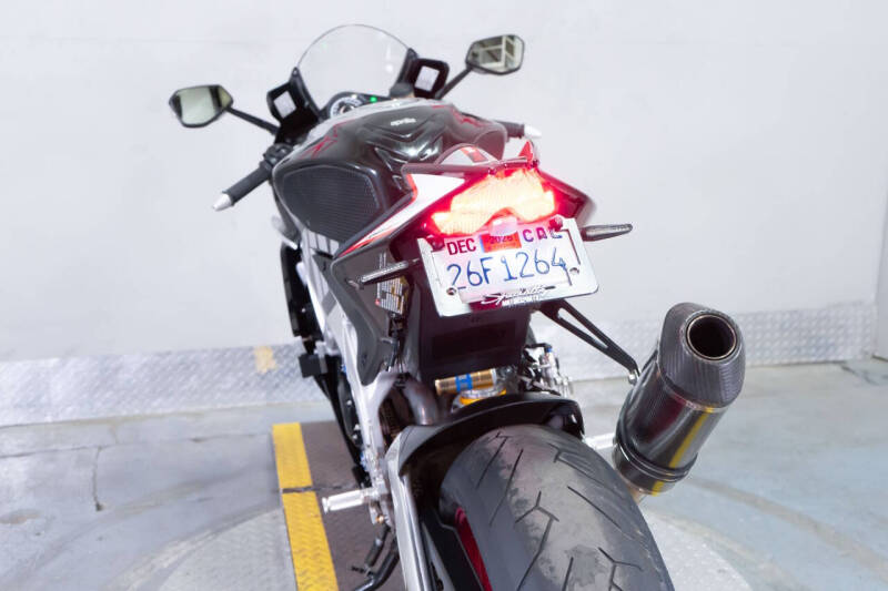 2016 Aprilia RSV4
