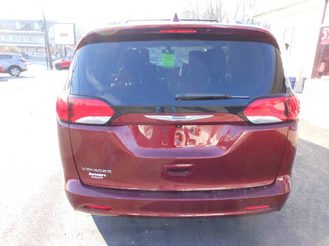 2020 Chrysler Voyager LXi