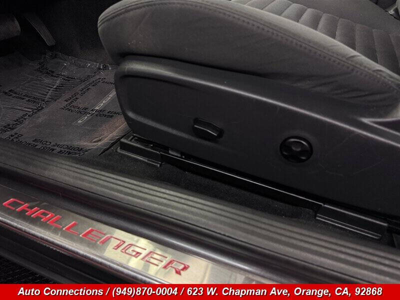 2013 Dodge Challenger SXT