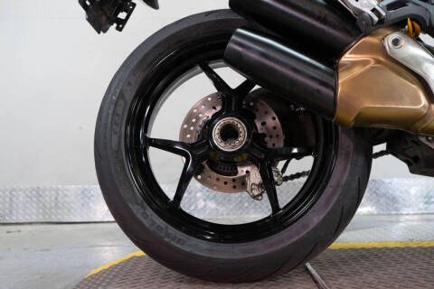 2015 Ducati Monster 1200 S Stripe