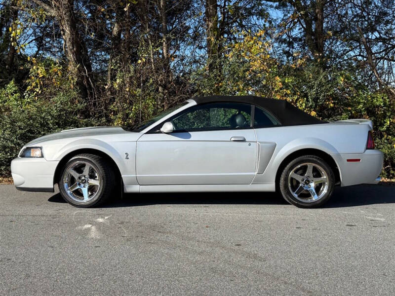 2004 Ford Mustang SVT Cobra