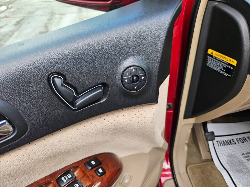 2007 Hyundai Entourage GLS