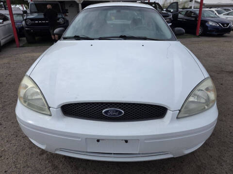 2006 Ford Taurus SE