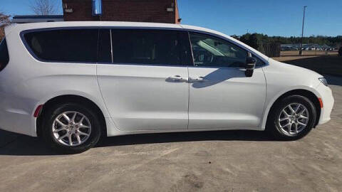 2024 Chrysler Pacifica Touring L