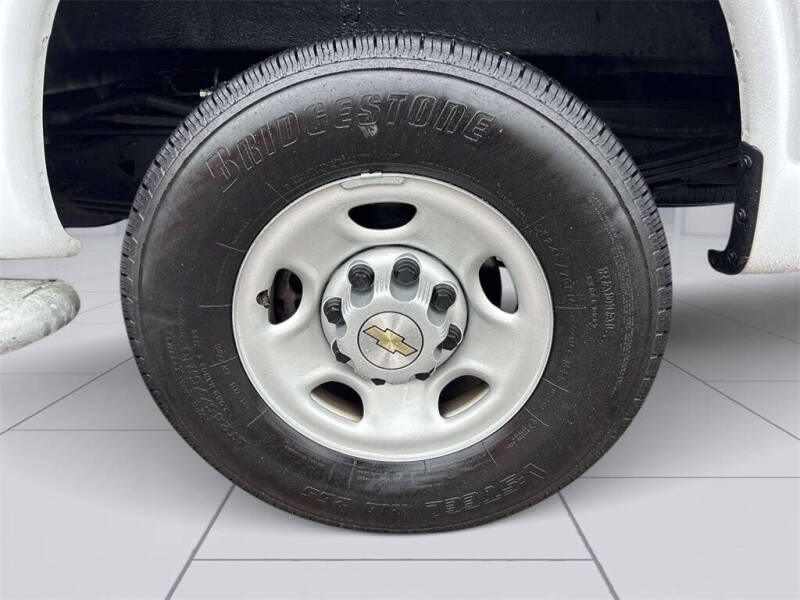 2024 Chevrolet Express 2500