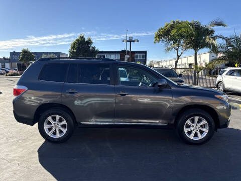 2011 Toyota Highlander SE