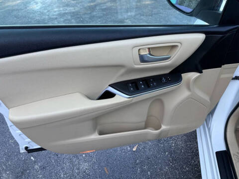 2017 Toyota Camry Hybrid