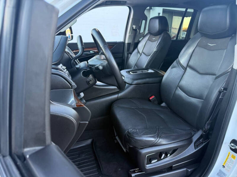 2016 Cadillac Escalade ESV Luxury Collection