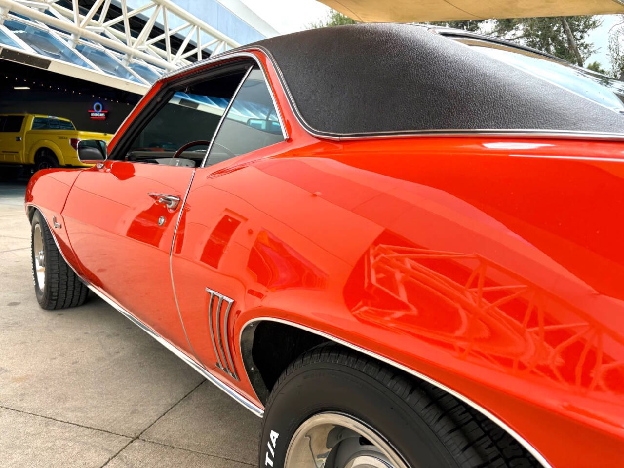 1969 Chevrolet Camaro 16