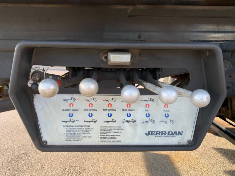 2011 Freightliner M2 112V